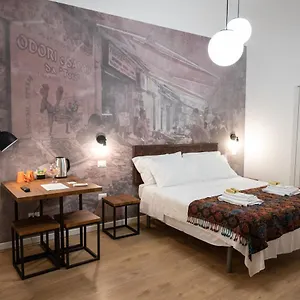 ** Couette-café Ai Tre Mercati Italie